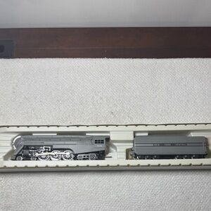 AHM New York Central 4-6-4 HO Scale Streamlined Hudson Locomotive 5095-B (New)